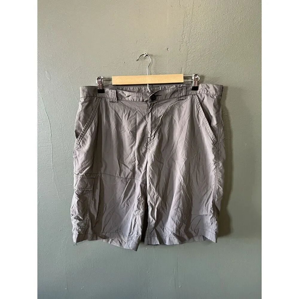 Columbia Mens Gray Cargo Outdoor Hiking Shorts Omni Shade Size 36